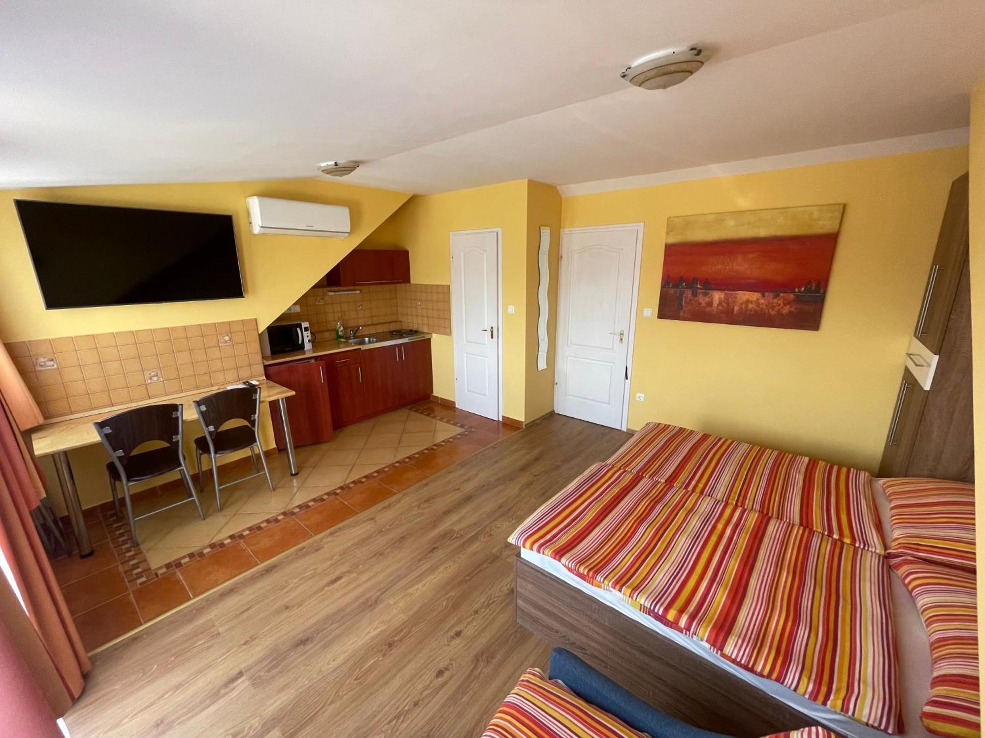 Vanessza Apartman Siofok Ngoại thất bức ảnh